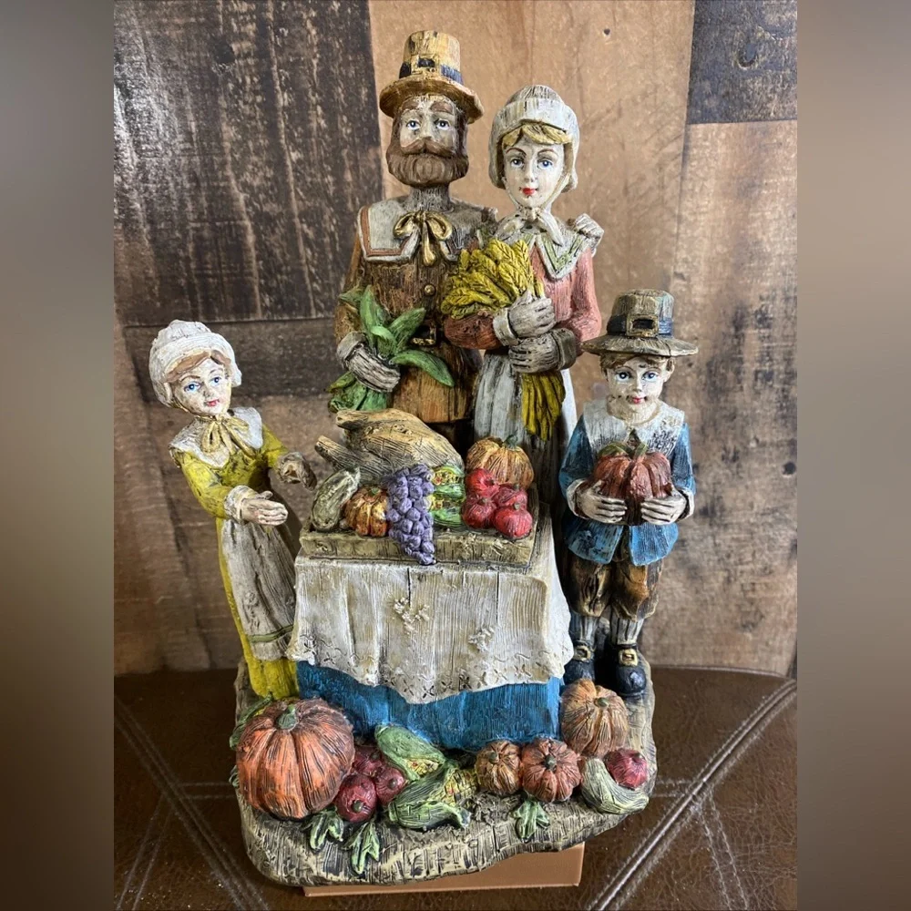 Vintage Style Colonial Pilgrim Family Thanksgiving Dinner Statue Decoration‎